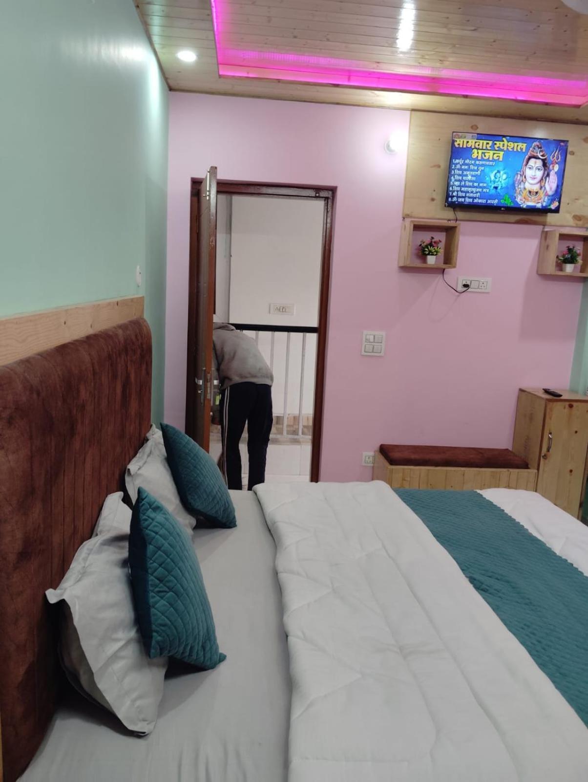 Jbk Hotel Mussoorie- Near Jw Marriott Hotel ภายนอก รูปภาพ
